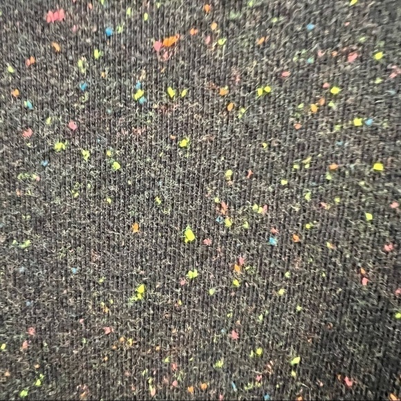 speckled Sweatshirt w/ Tulip Cut on Front - Picture 4 of 6